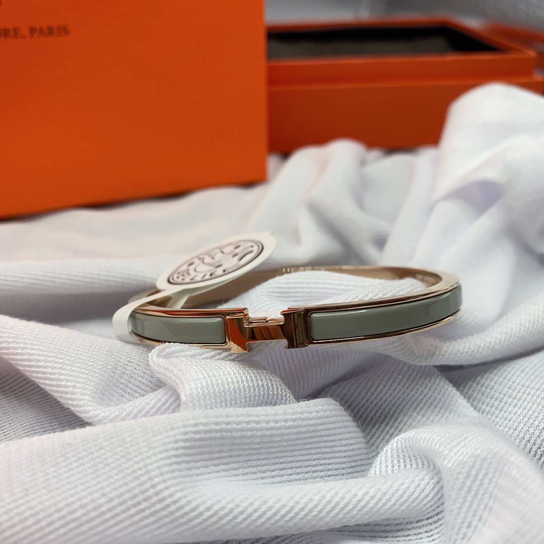 [⭐Glow]CLASSIC HM CLIC GREEN 8MM ENAMEL BRACELET
