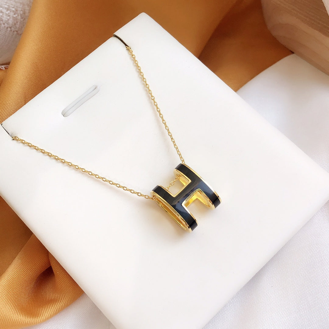 [⭐Glow]HM CLIC BLACK ENAMEL GOLD NECKLACE