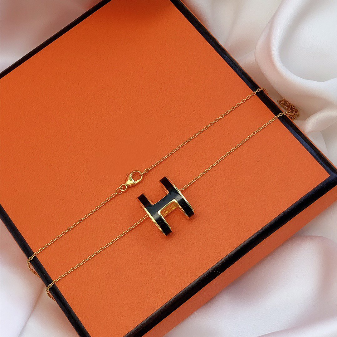 [⭐Glow]HM CLIC BLACK ENAMEL GOLD NECKLACE