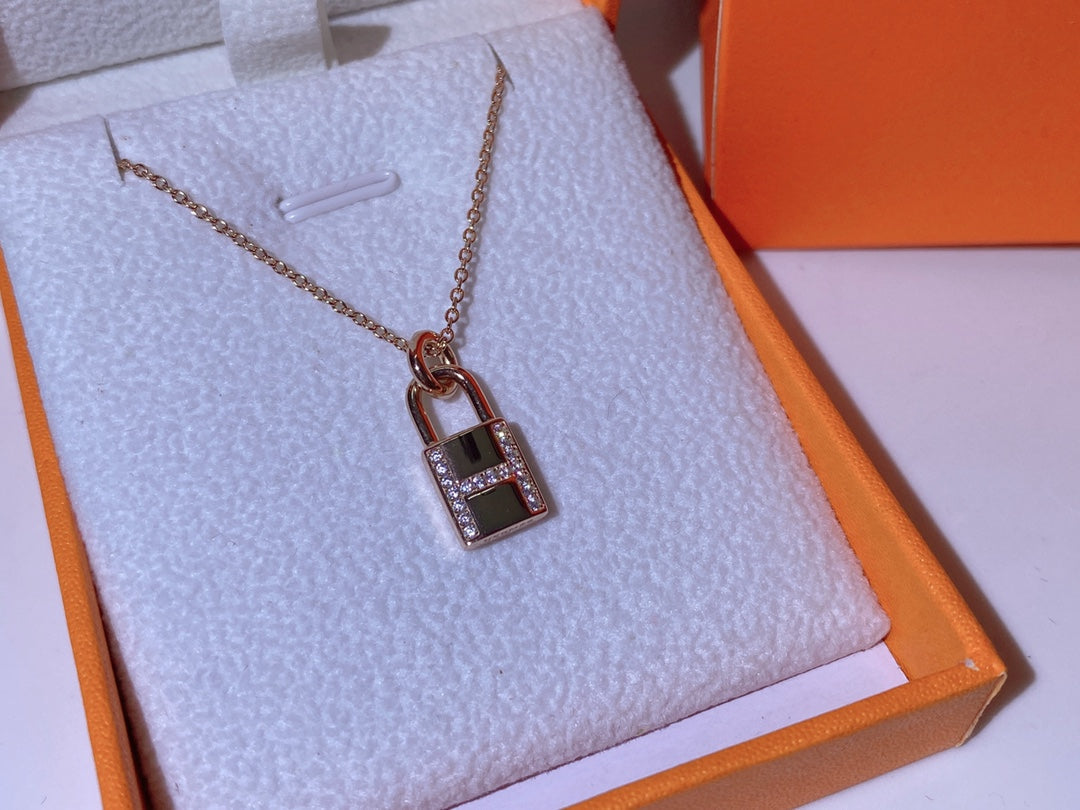 [⭐Glow]HM ADVANCED NICHE LOCK HEAD NECKLACE DIAMONDS