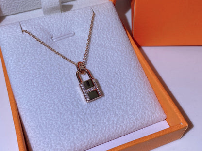 [⭐Glow]HM ADVANCED NICHE LOCK HEAD NECKLACE DIAMONDS