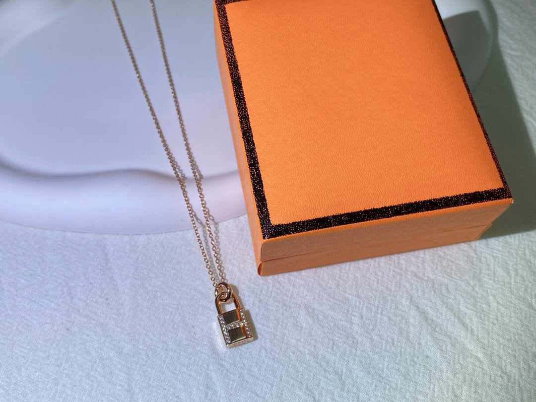 [⭐Glow]HM ADVANCED NICHE LOCK HEAD NECKLACE DIAMONDS