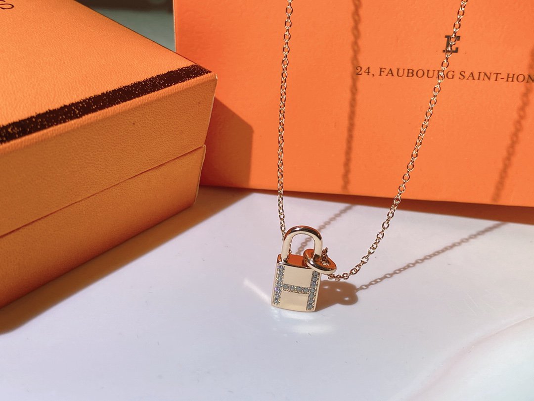 [⭐Glow]HM ADVANCED NICHE LOCK HEAD NECKLACE DIAMONDS