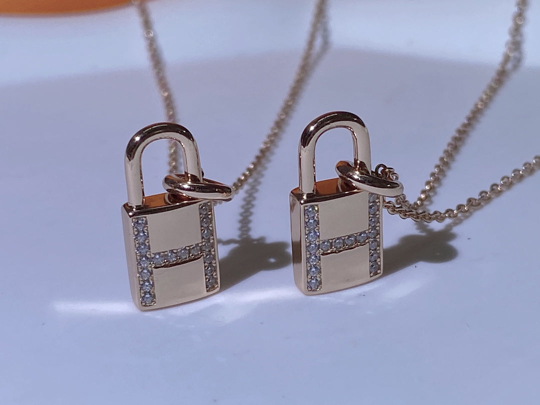 [⭐Glow]HM ADVANCED NICHE LOCK HEAD NECKLACE DIAMONDS