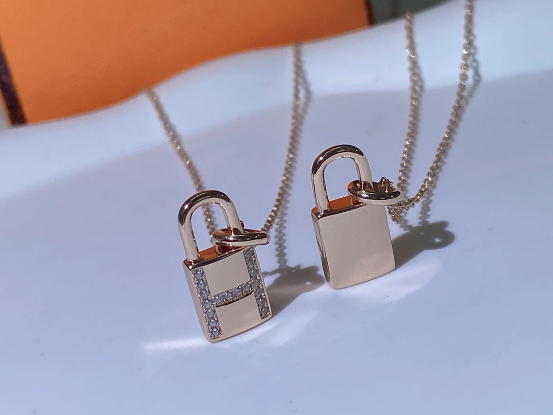 [⭐Glow]HM ADVANCED NICHE LOCK HEAD NECKLACE DIAMONDS