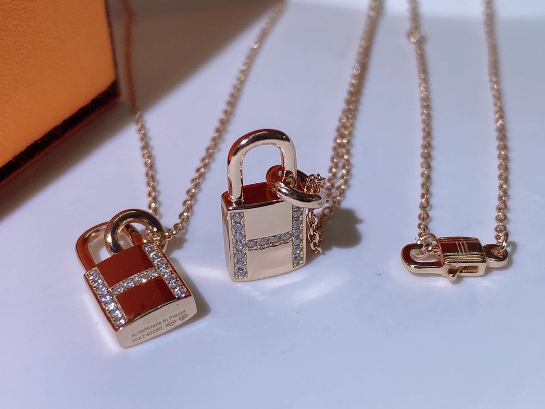 [⭐Glow]HM ADVANCED NICHE LOCK HEAD NECKLACE DIAMONDS