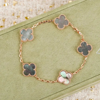 [⭐Glow] CLOVER 5 MOTIF GRAY MOP BRACELET COLLECTION