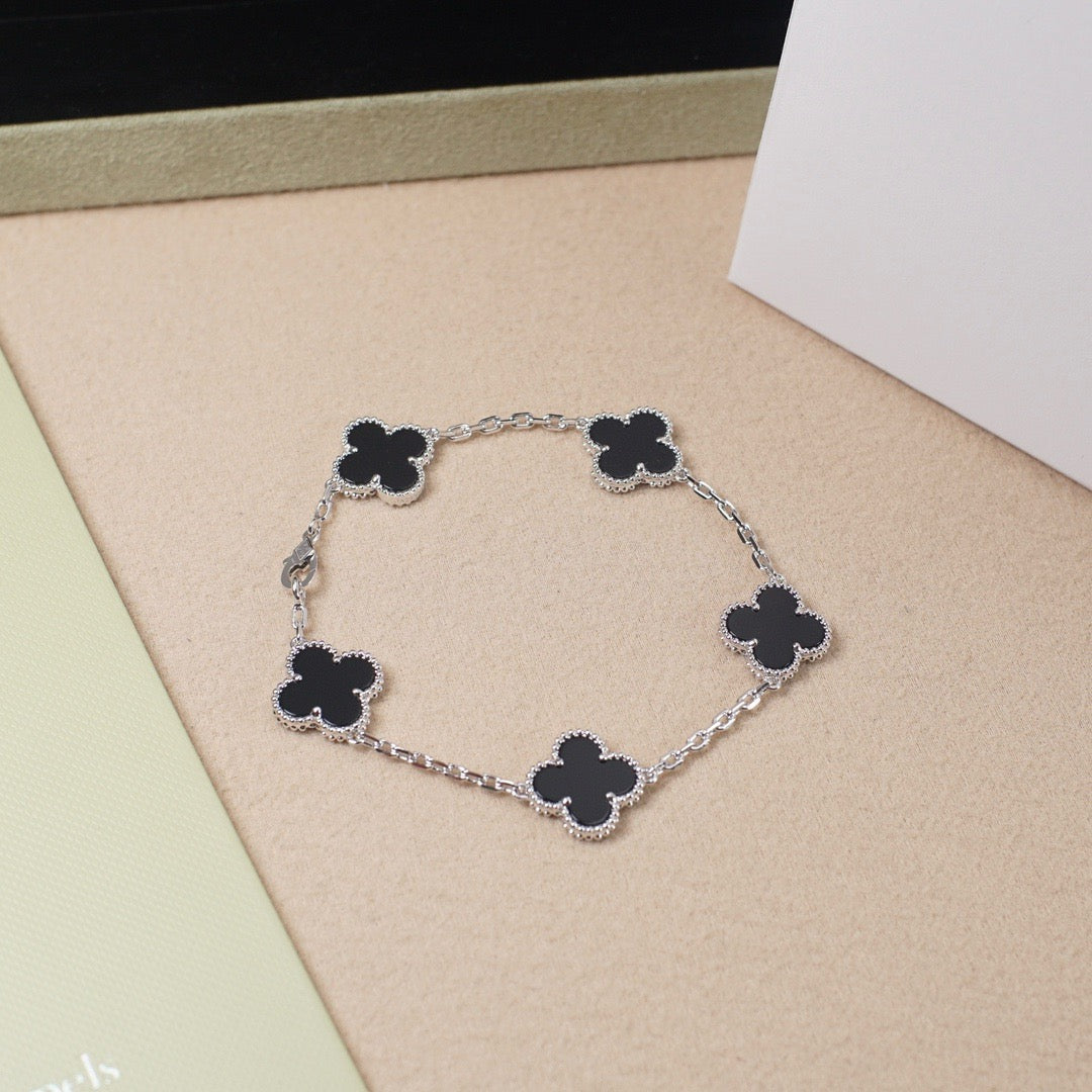 [⭐Glow] CLOVER 5 MOTIF ONYXS BRACELET COLLECTION