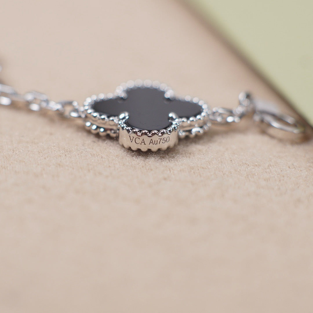 [⭐Glow] CLOVER 5 MOTIF ONYXS BRACELET COLLECTION