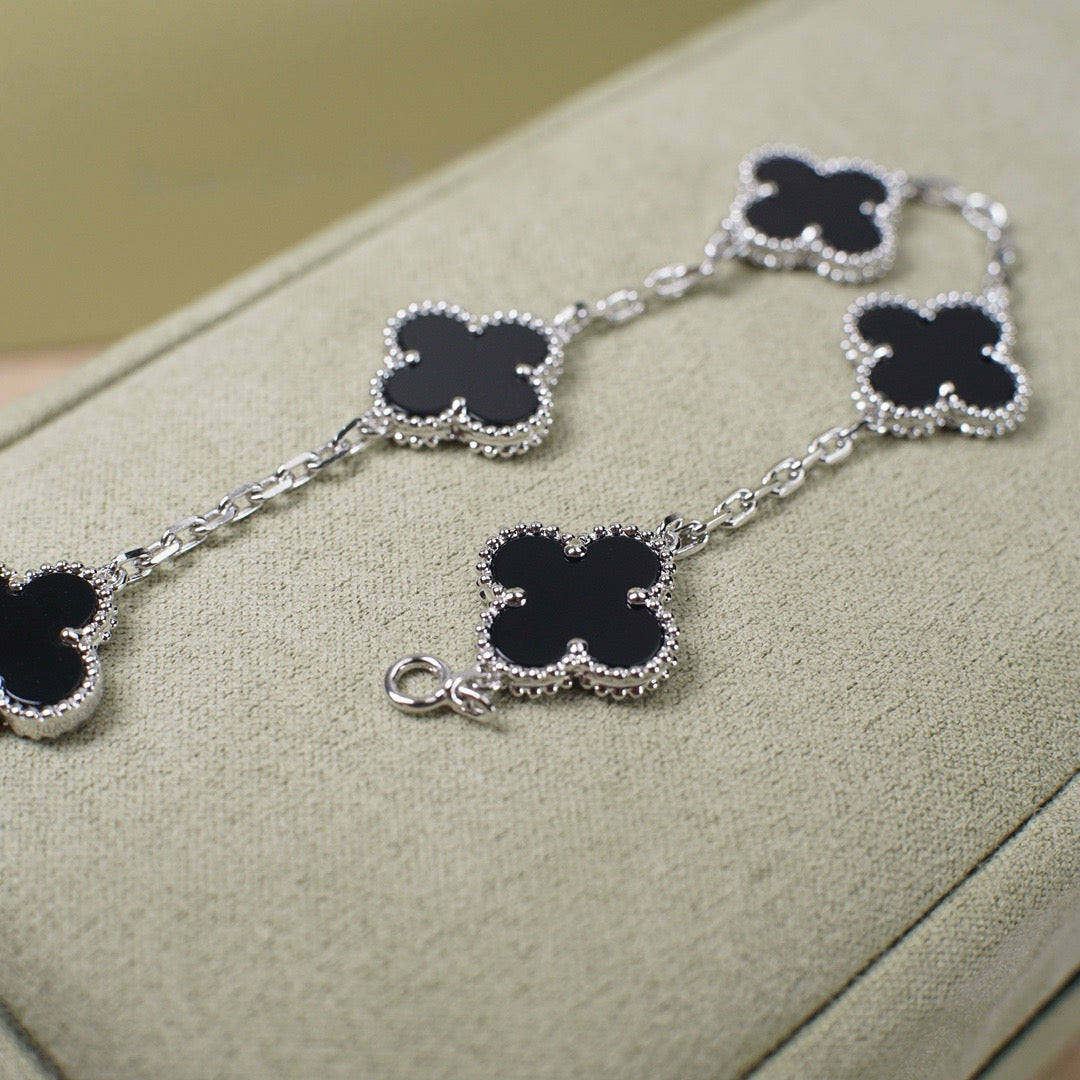 [⭐Glow] CLOVER 5 MOTIF ONYXS BRACELET COLLECTION