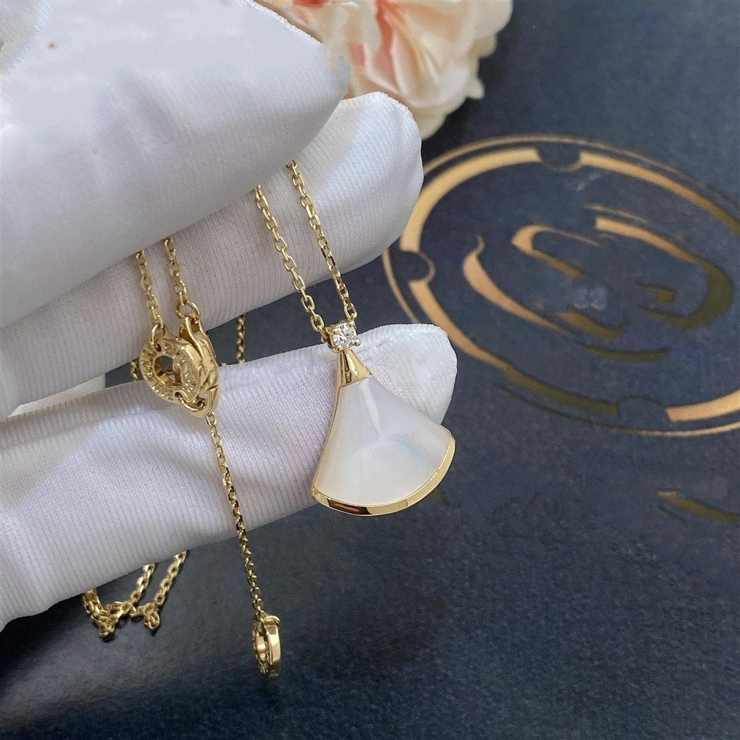 [⭐Glow]DREAM NECKLACE WHITE MOP GOLD 1 DIAMOND