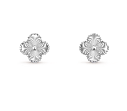 [⭐Glow]CLOVER MEDIUM 1 MOTIFS LASER EARRINGS