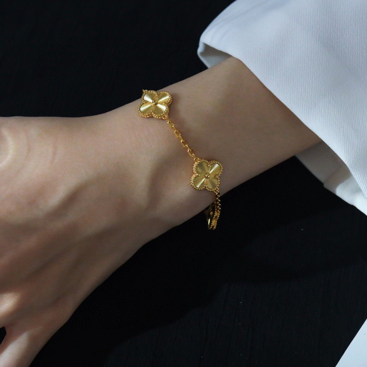 [⭐Glow] CLOVER 5 MOTIF LASER BRACELET COLLECTION