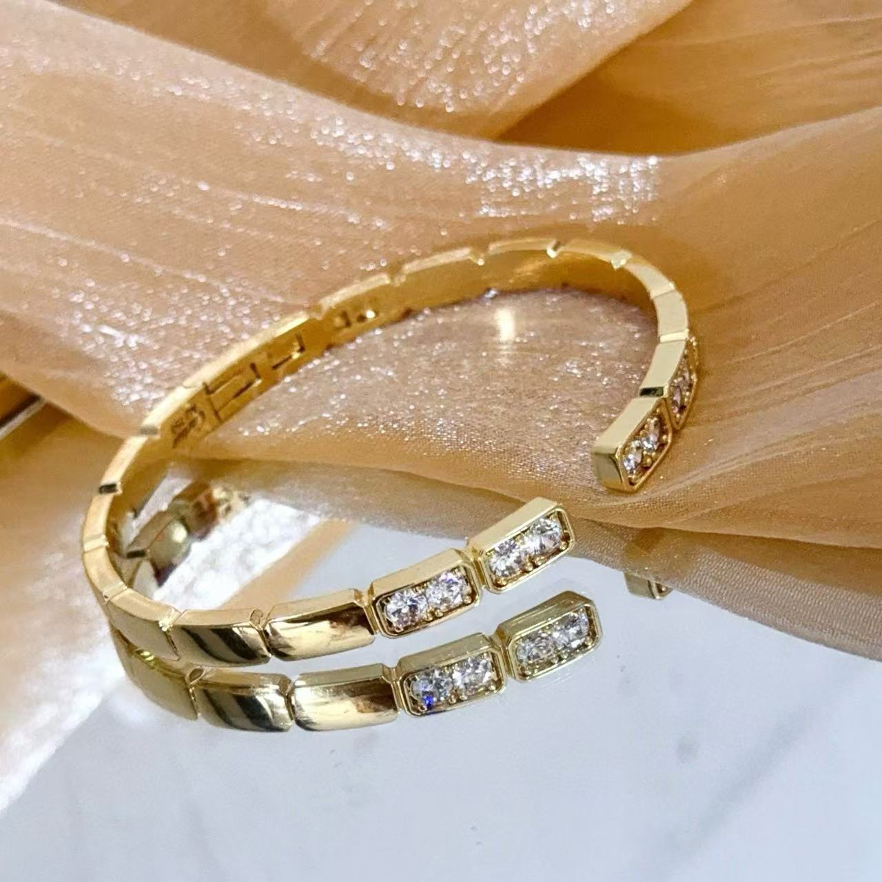 [⭐Glow jewelrys]LOVE DIAMOND OPEN  BRACELET