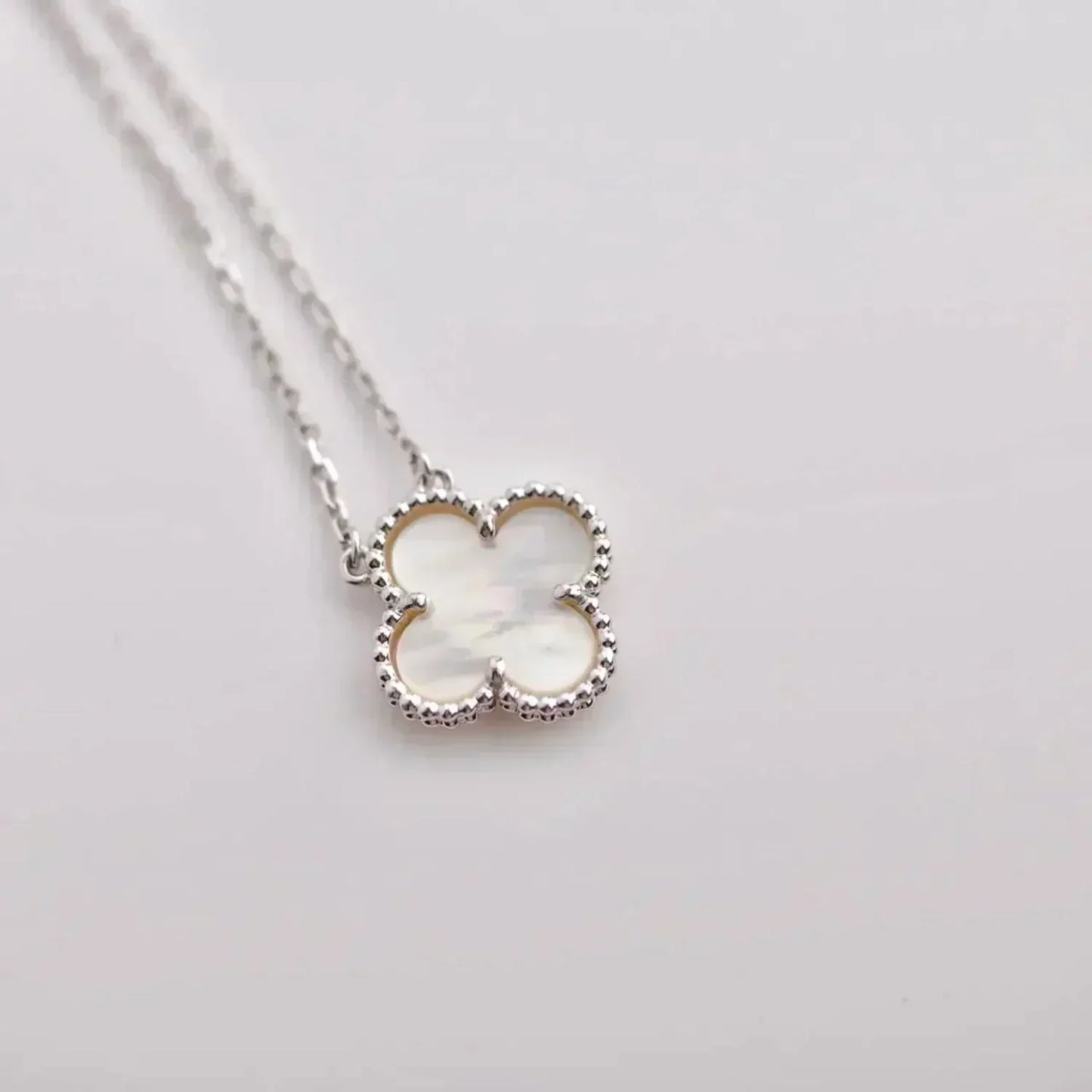 [⭐Glow]CLOVER  15MM WHITE MOTHER-OF-PEARL SILVER