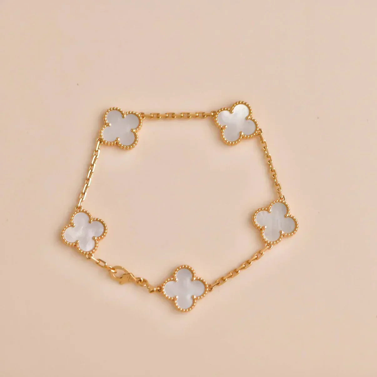 [⭐Glow]CLOVER WHITE PEARL MOP 5 MOTIF BRACELET COLLECTION