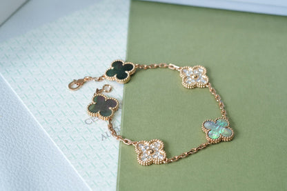 [⭐Glow] CLOVER 5 MOTIF GRAY MOP BRACELET COLLECTION