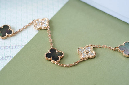 [⭐Glow] CLOVER 5 MOTIF GRAY MOP BRACELET COLLECTION