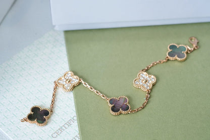 [⭐Glow] CLOVER 5 MOTIF GRAY MOP BRACELET COLLECTION