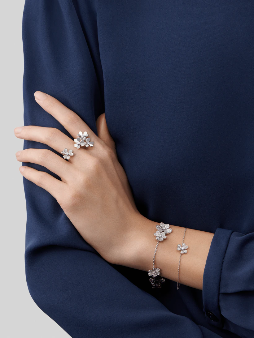 [⭐Glow]FRIVOLE SILVER FLOWER DIAMOND BRACELET