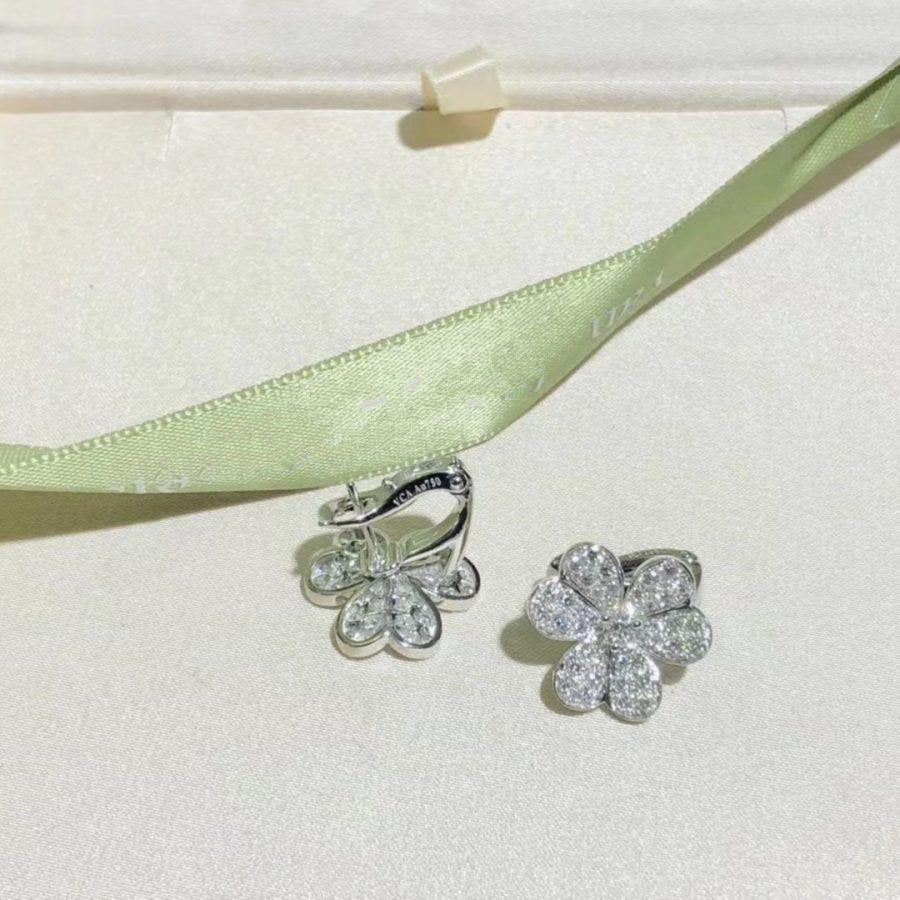 [⭐Glow]FRIVOLE SILVER FLOWER DIAMOND EARRINGS