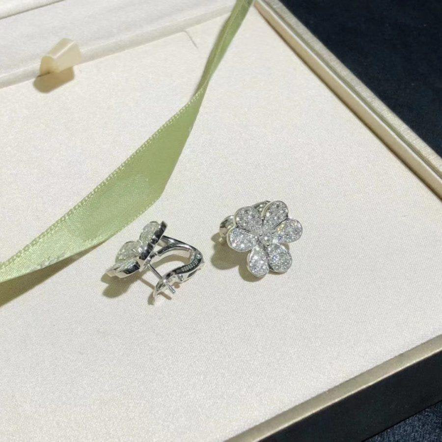 [⭐Glow]FRIVOLE SILVER FLOWER DIAMOND EARRINGS