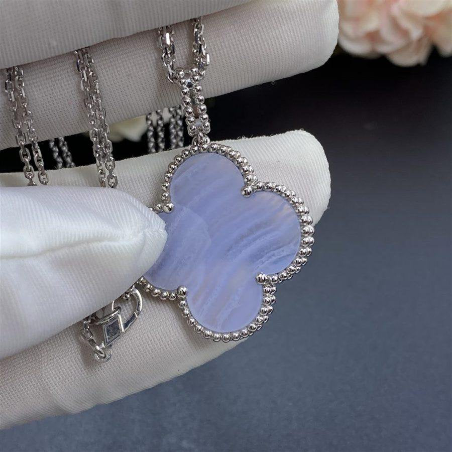 [⭐Glow]CLOVER SILVER CHALCEDONY BIG CLOVER NECKLACE