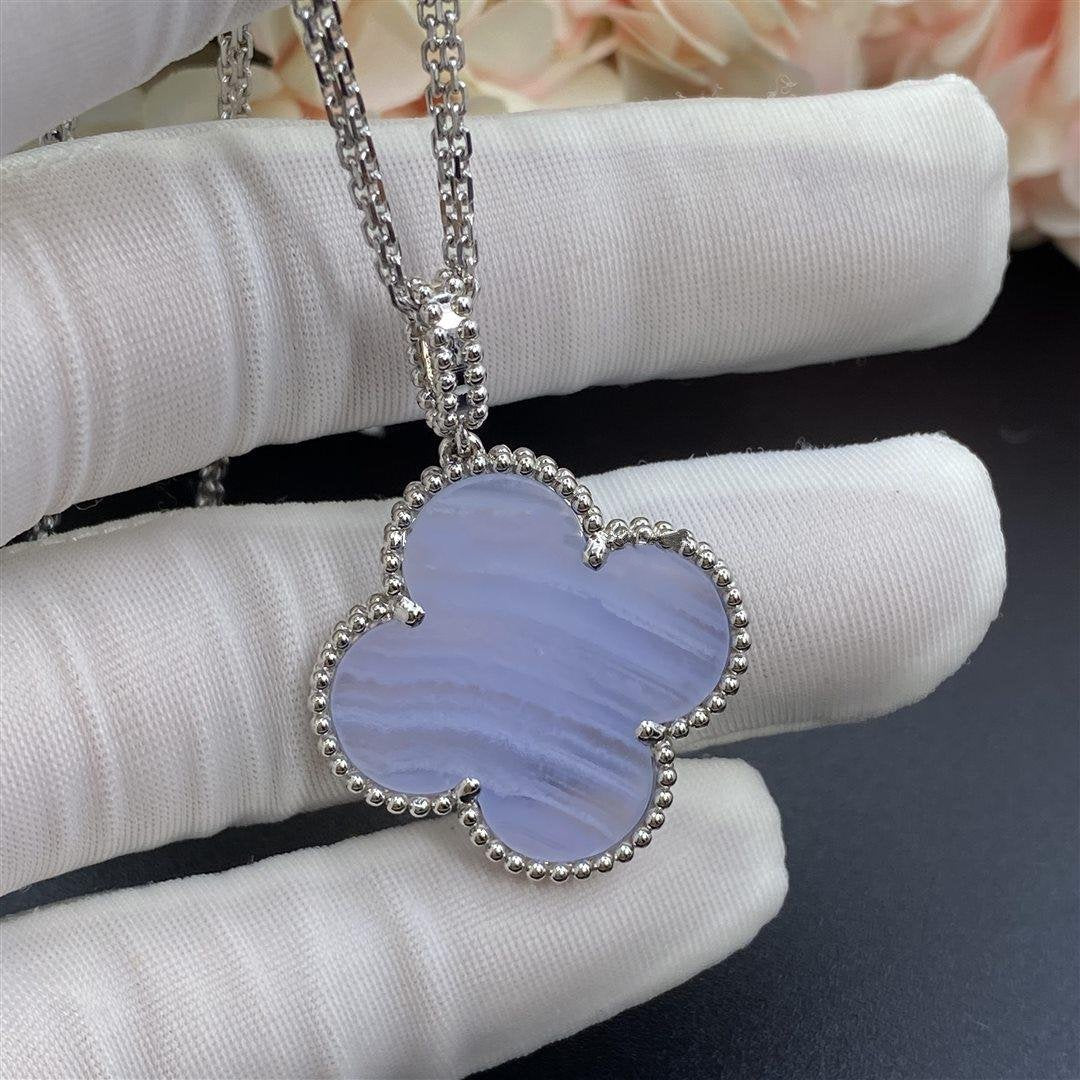 [⭐Glow]CLOVER SILVER CHALCEDONY BIG CLOVER NECKLACE
