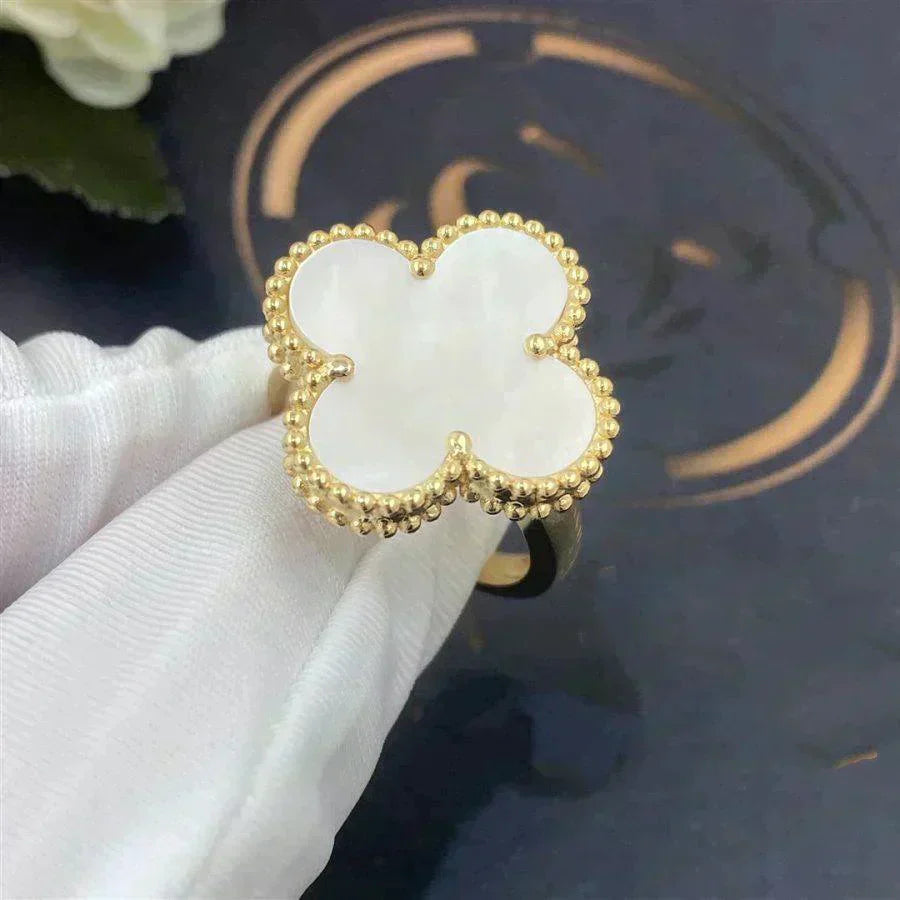 [⭐Glow]CLOVER WHITE MOP RING