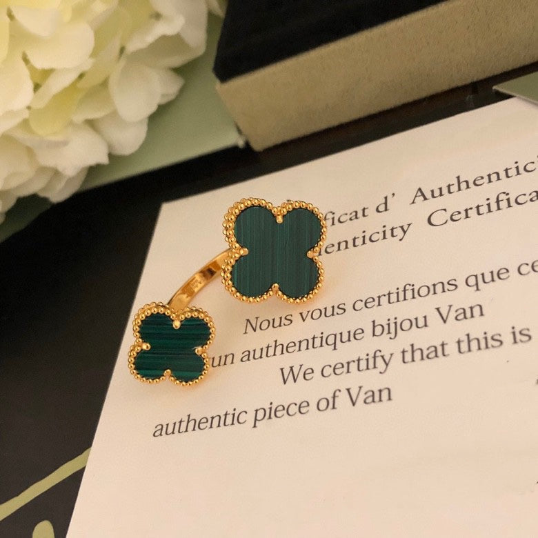 [⭐Glow]CLOVER BETWEEN THE FINGER RING