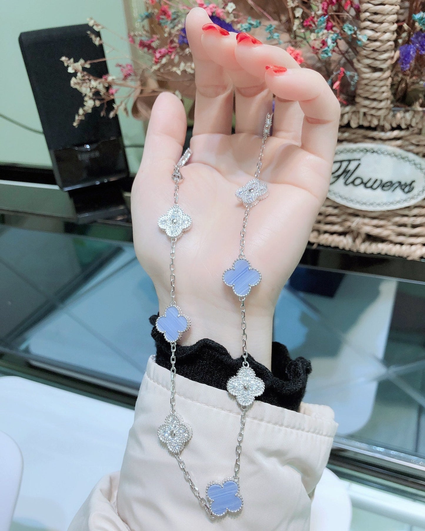 [⭐Glow]CLOVER 10 MOTIFS CHALCEDONY DIAMONDS SILVER NECKLACE