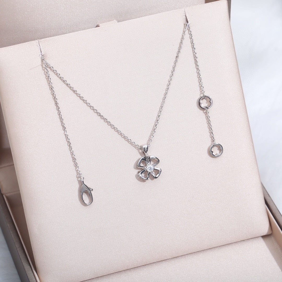 [⭐Glow]FIOREVER NECKLACE DIAMOND CENTER