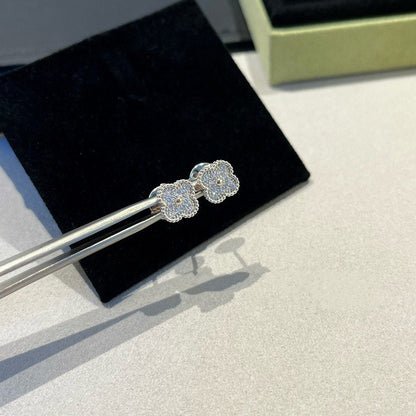 [⭐Glow]CLOVER MINI DIAMOND STUD EARRINGS