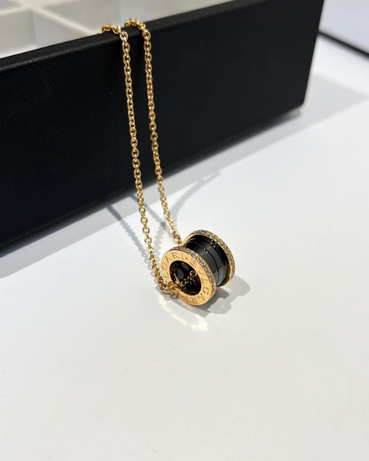 [⭐Glow]ZERO 1 BLACK CERAMIC DIAMOND PINK GOLD NECKLACE