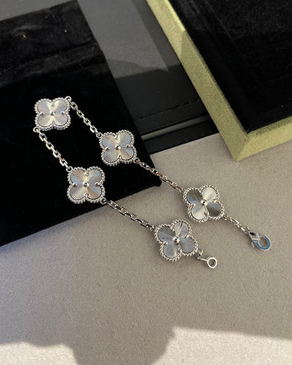 [⭐Glow] CLOVER 5 MOTIF LASER BRACELET COLLECTION