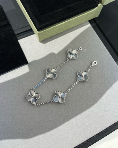 [⭐Glow] CLOVER 5 MOTIF LASER BRACELET COLLECTION