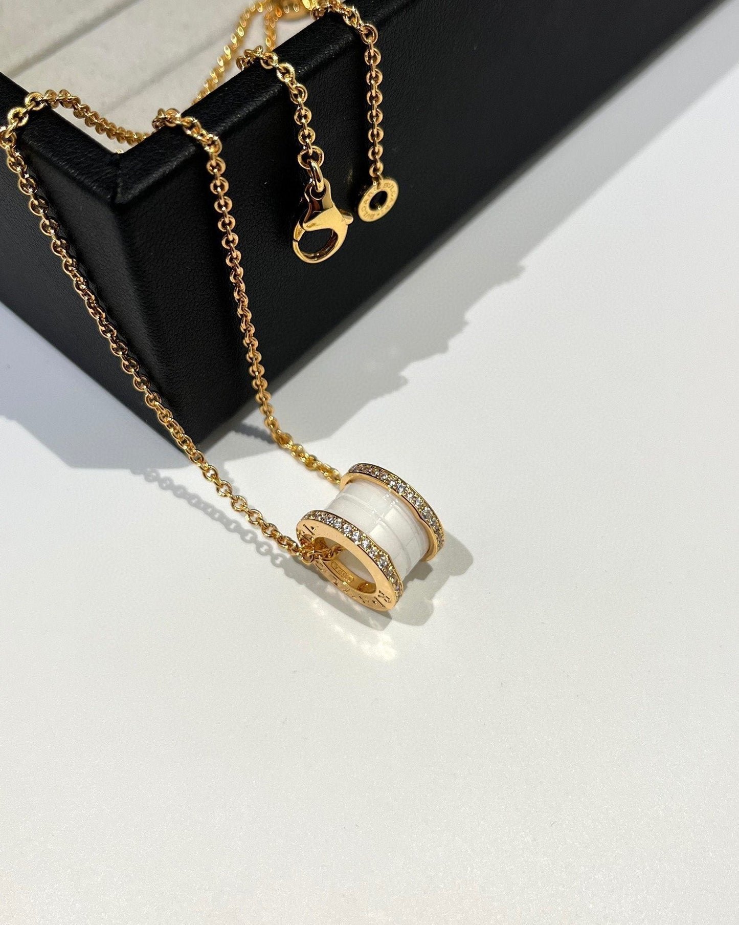 [⭐Glow]ZERO 1 WHITE CERAMIC DIAMOND PINK GOLD NECKLACE